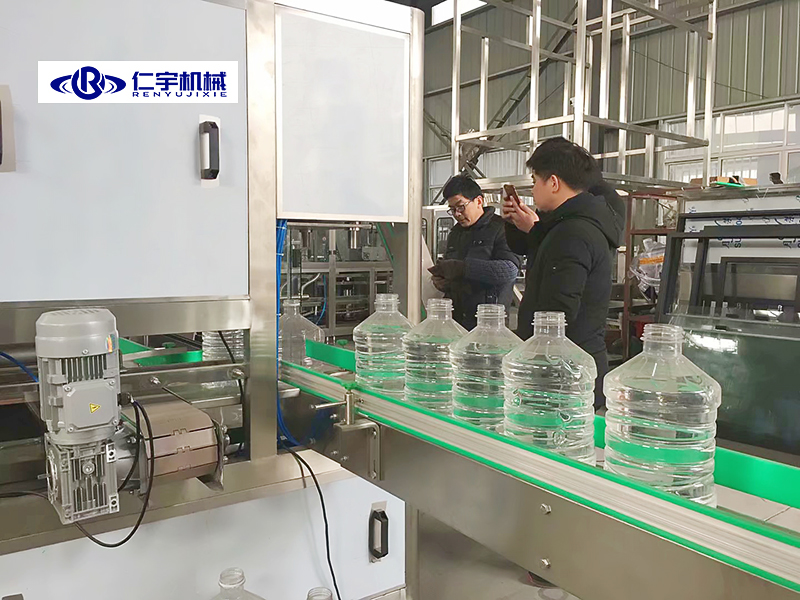 直线灌装机 直线灌装机